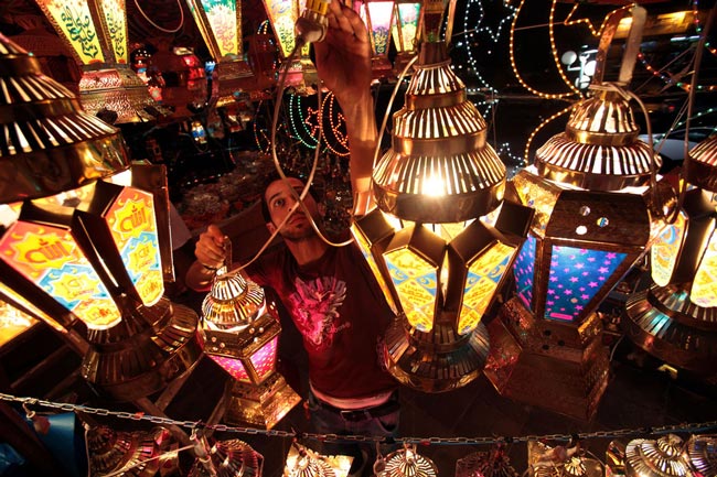 فروش فانوس های مخصوص ماه رمضان در فروشگاهی در شهر امان اردن